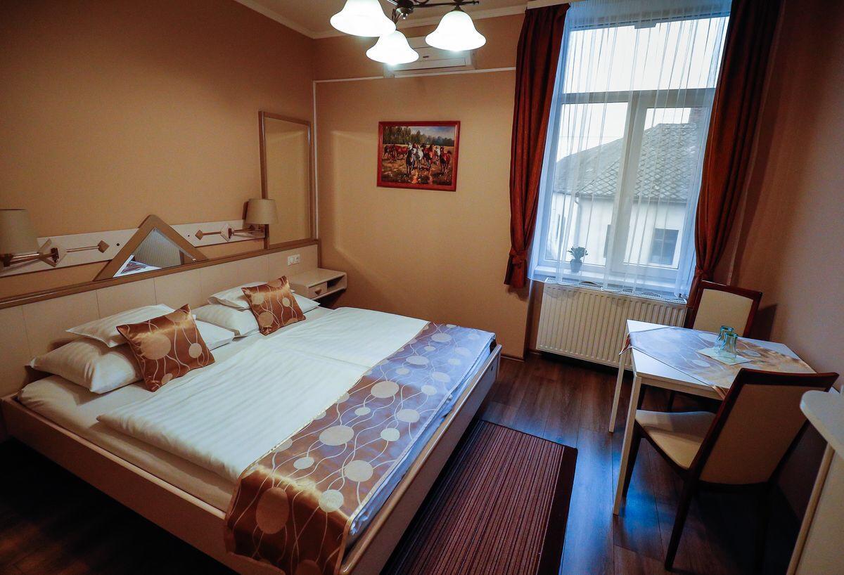 Gozmalom Etterem Es Panzio Bed & Breakfast Körmend Exterior foto