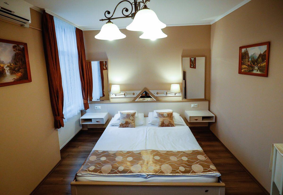 Gozmalom Etterem Es Panzio Bed & Breakfast Körmend Exterior foto