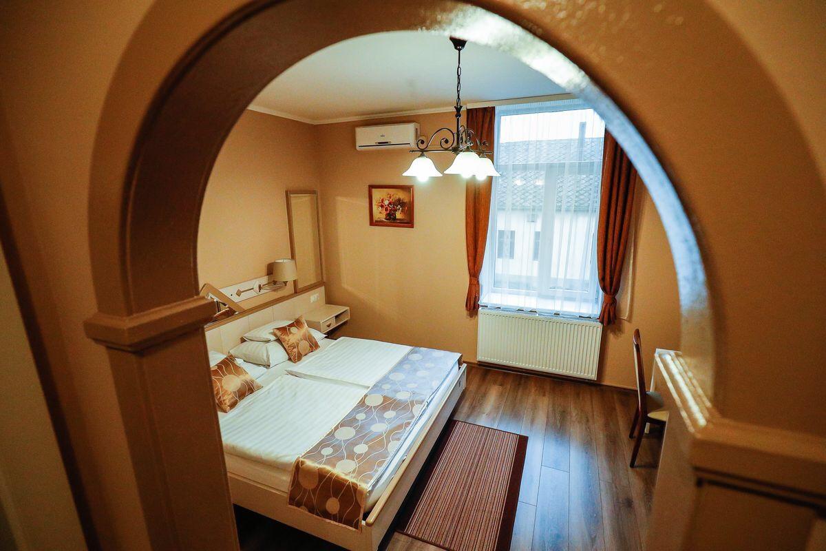 Gozmalom Etterem Es Panzio Bed & Breakfast Körmend Exterior foto