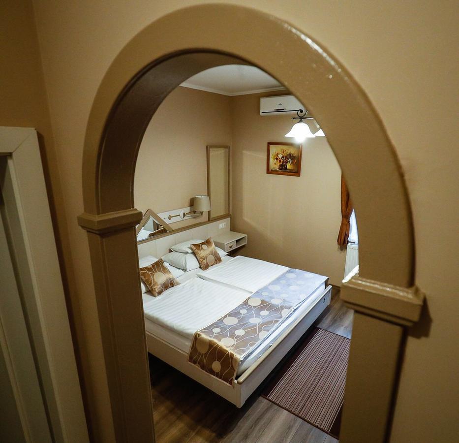 Gozmalom Etterem Es Panzio Bed & Breakfast Körmend Exterior foto
