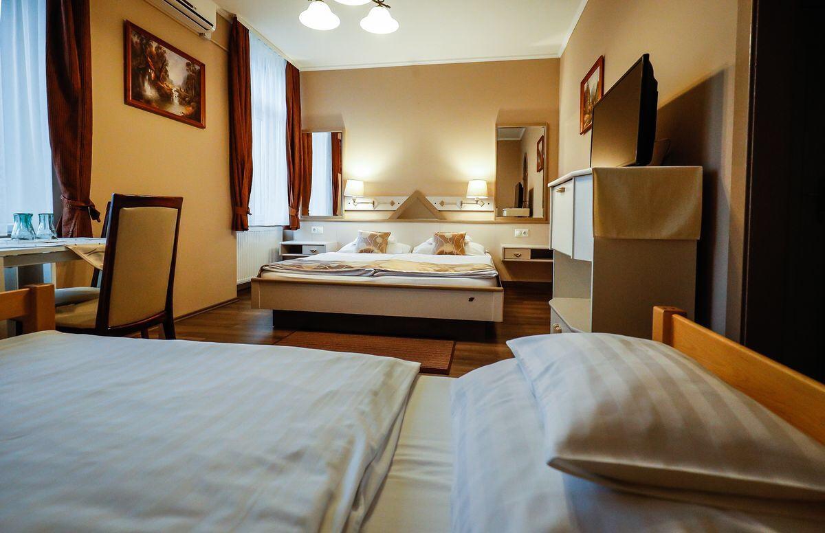 Gozmalom Etterem Es Panzio Bed & Breakfast Körmend Exterior foto