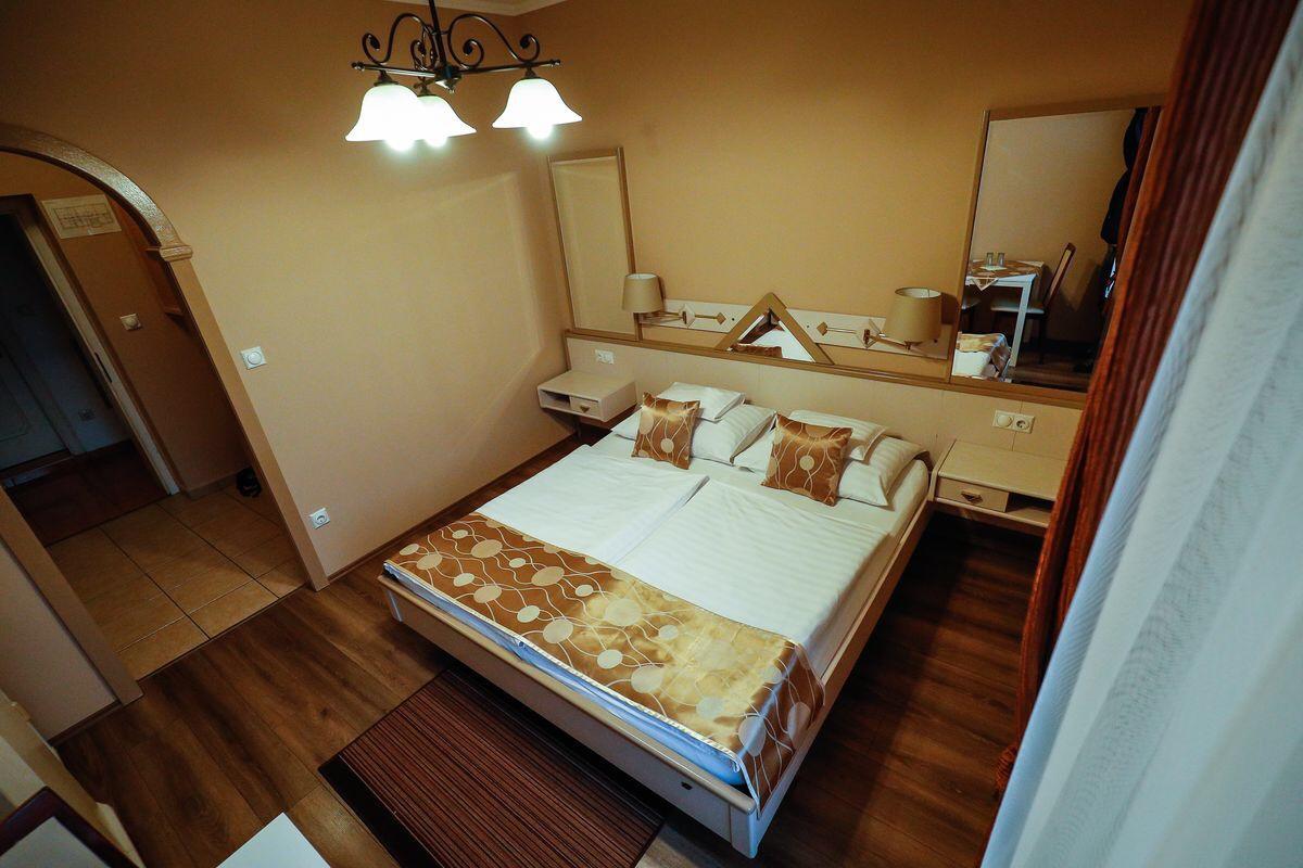 Gozmalom Etterem Es Panzio Bed & Breakfast Körmend Exterior foto